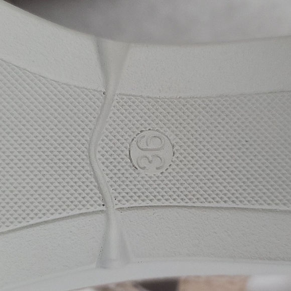 NEW Relaxshoe Women's Natural color Leather Wedge Air cushioned Sandals(Sz 6) - Picture 7 of 11